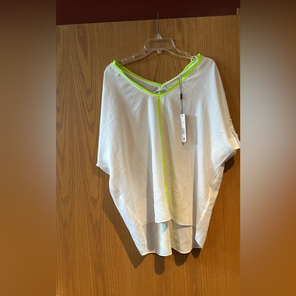 T Tahari sport  top - Picture 1 of 8